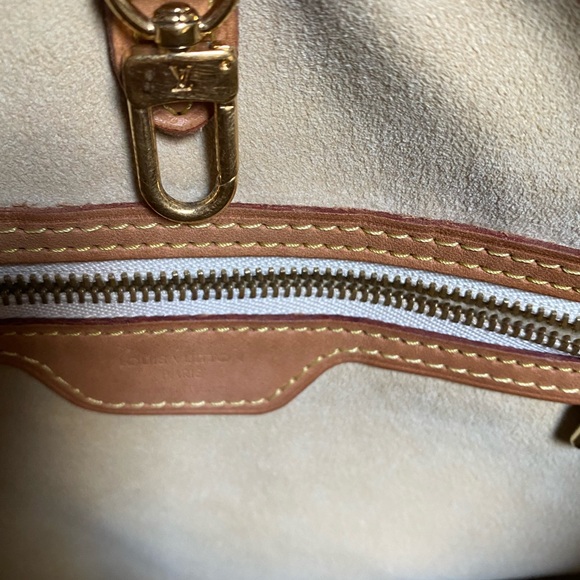 Louis Vuitton Hampstead PM in Azur - Picture 10 of 15